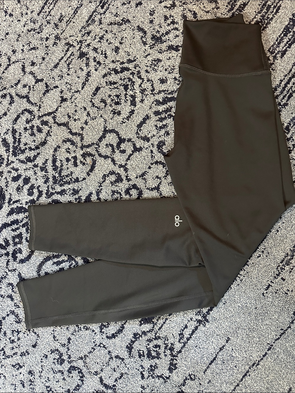 ALO Yoga Women’s size M High-Waist Leggings